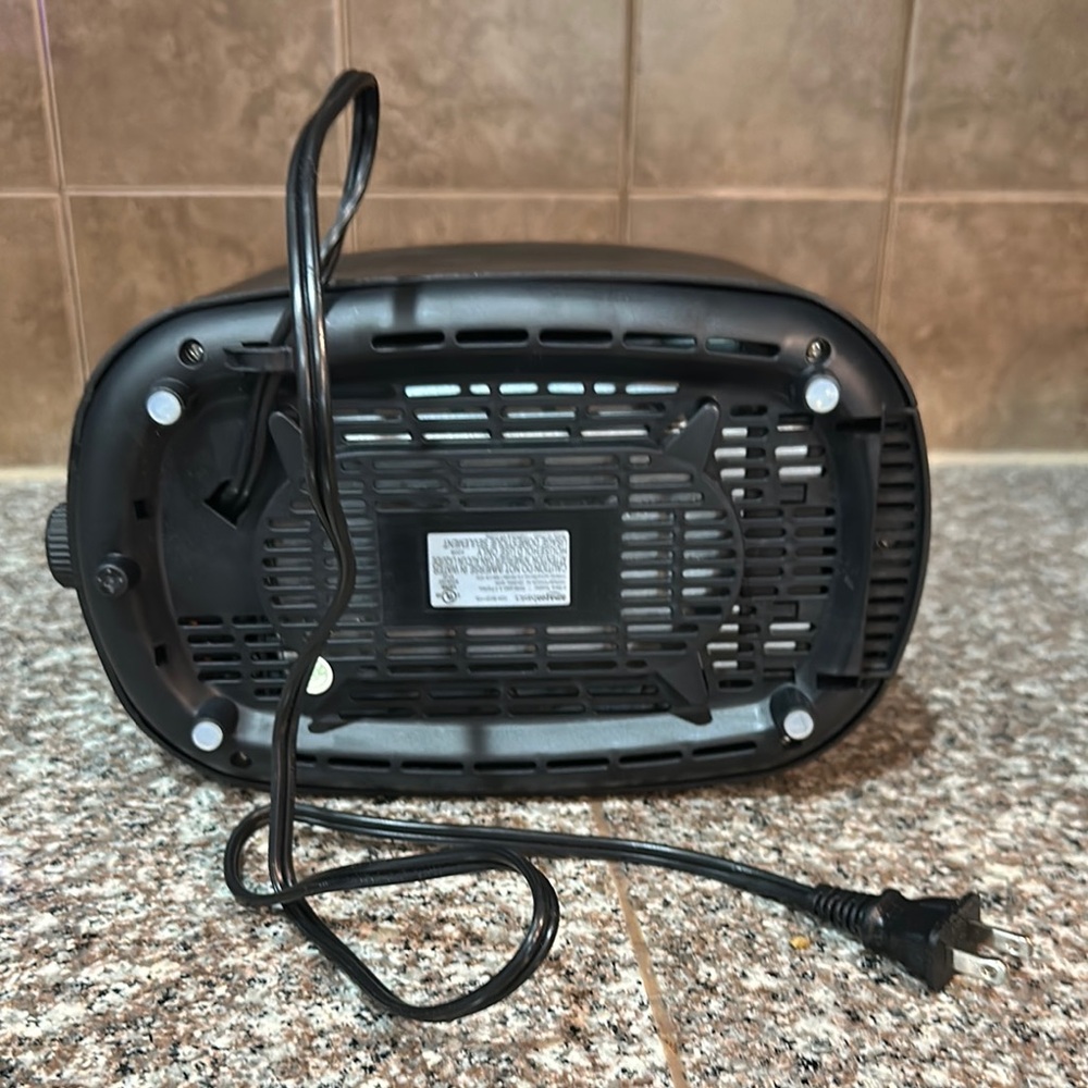 Amazon Basics Toaster - NEW - Picture 8 of 14